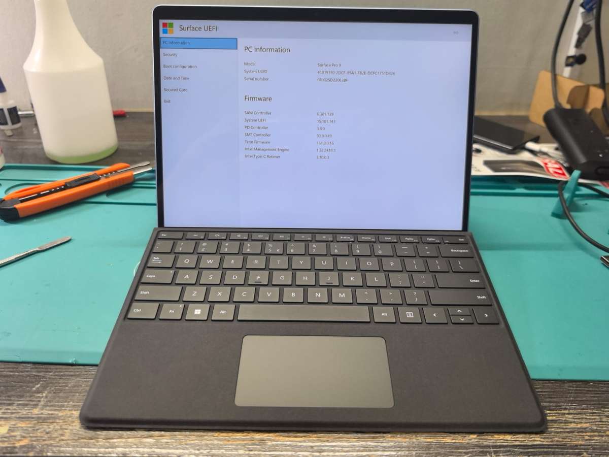 Microsoft Surface Pro 9 + Keyboard + Pen