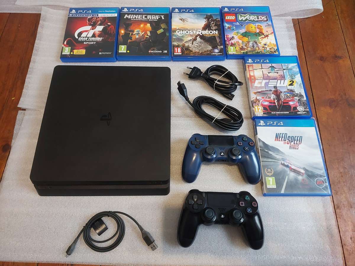 PLAYSTATION 4 SLIM 500GB + 6 games + 2 controllers