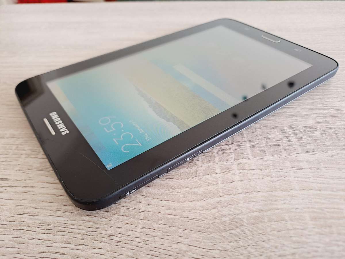 APPLE IPAD MINI 16GB - WIFI - WHITE + Samsung Tab 3 Lite - 3g