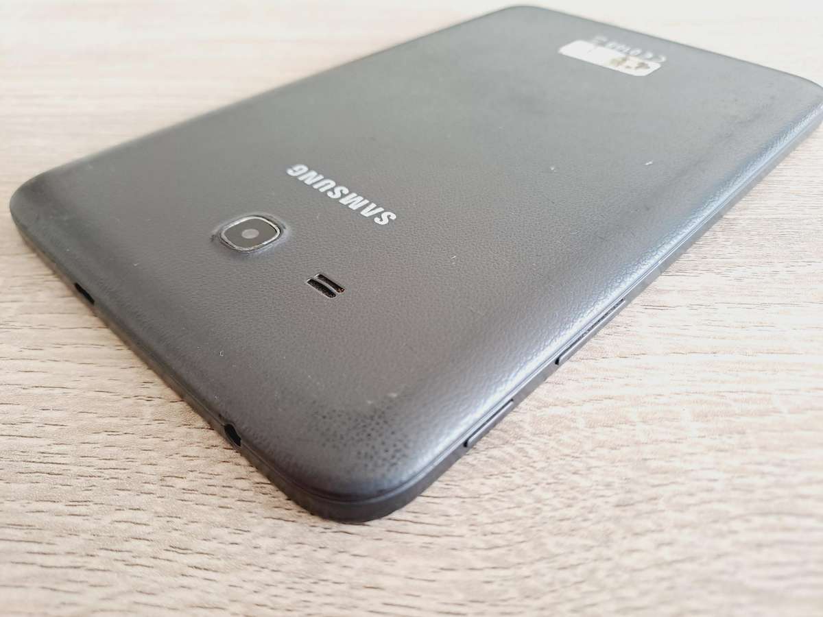 APPLE IPAD MINI 16GB - WIFI - WHITE + Samsung Tab 3 Lite - 3g