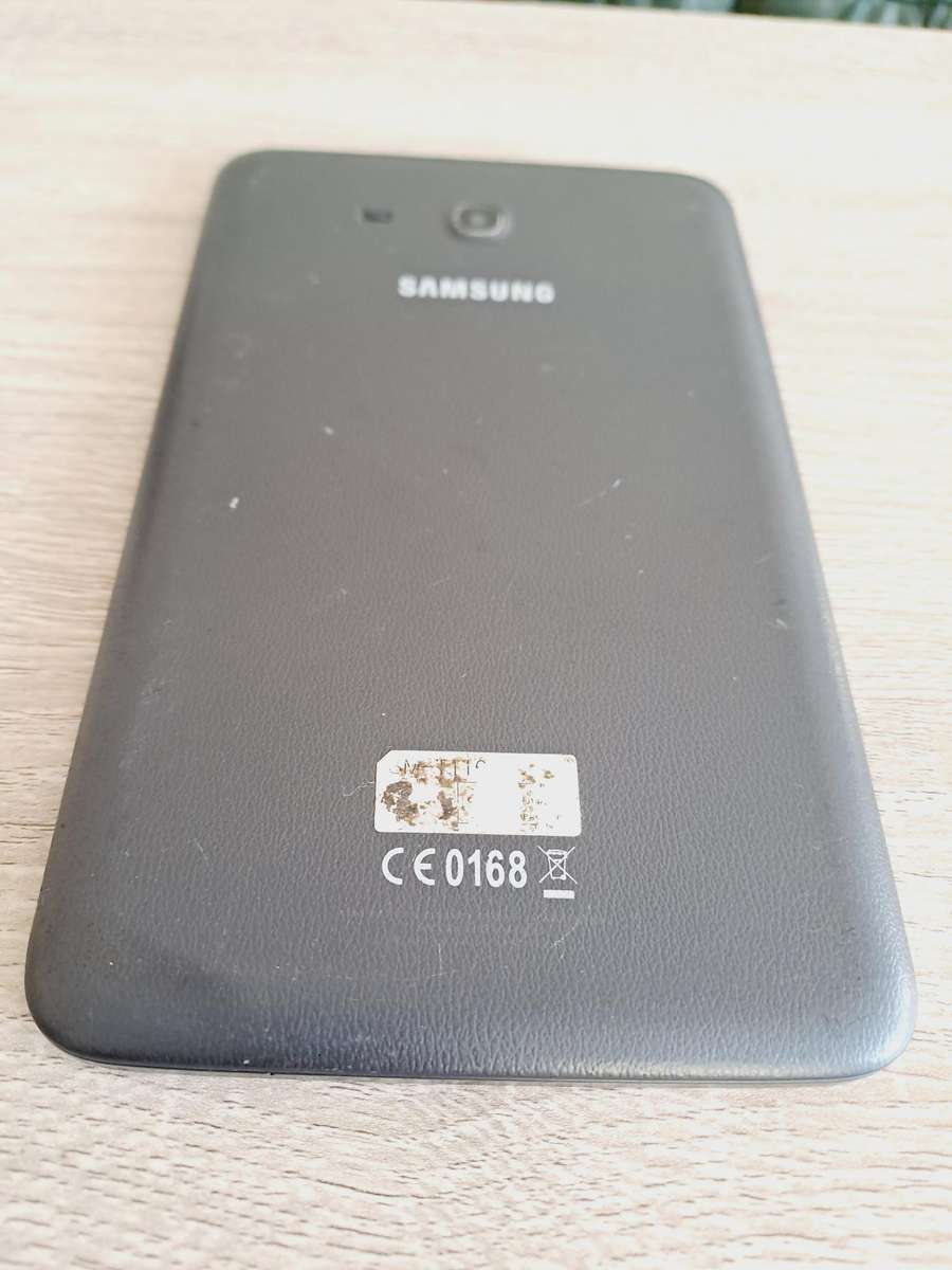 APPLE IPAD MINI 16GB - WIFI - WHITE + Samsung Tab 3 Lite - 3g