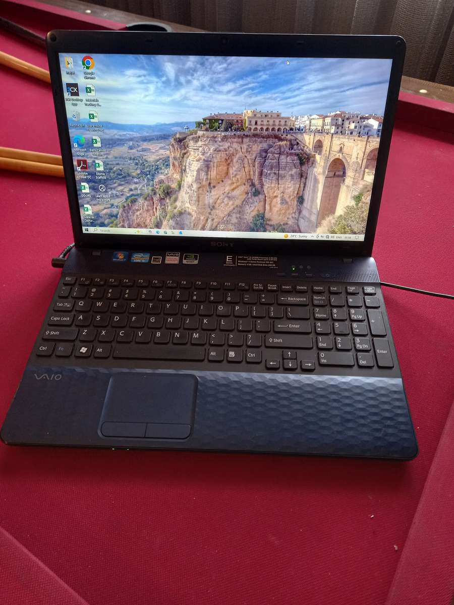 SONY VAIO E SERIES - INTEL CORE i5 - 500GB HARD DRIVE