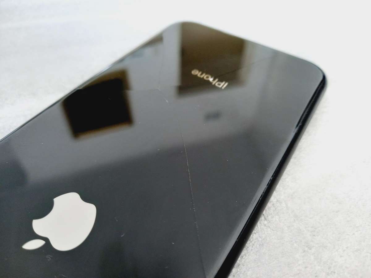 APPLE IPHONE XR - BLACK - 64GB - ICLOUD LOCKED - Selling for spares