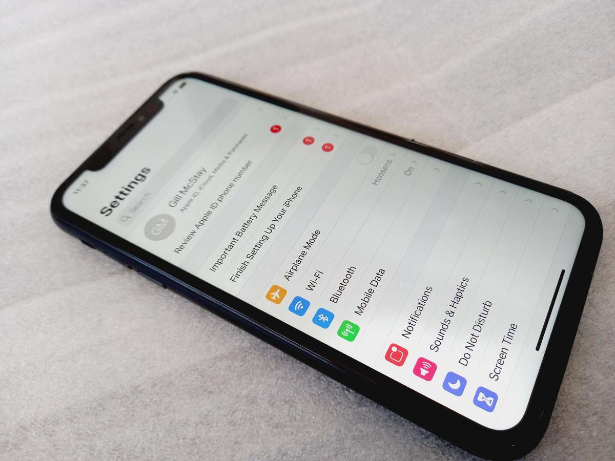 APPLE IPHONE XR - BLACK - 64GB - ICLOUD LOCKED - Selling for spares