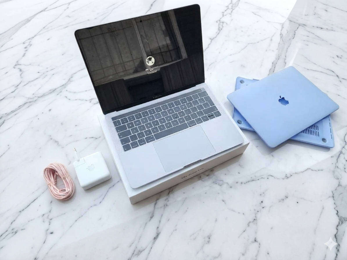 APPLE MACBOOK PRO - 2019 - I5 - 256GB - TOUCHBAR - FOR SPARES - NON WORKING