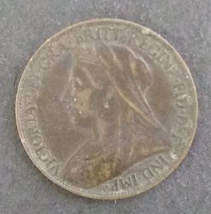 Great Britain - 1900 - ¼d farthing copper coin Victoria. Clean condition . Fine appearance. Q5011.