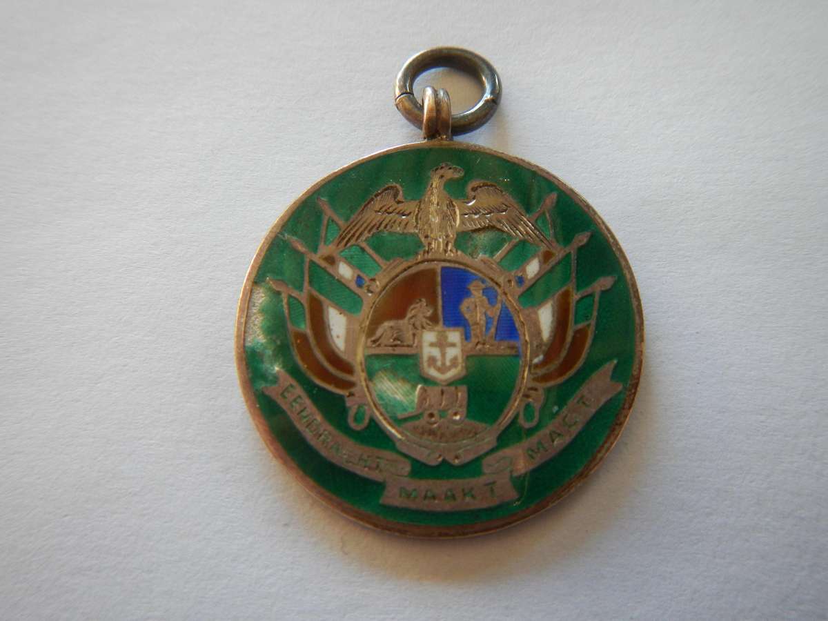Unknown Transvaal enameled medal / slight damage to the enamel, see photo.