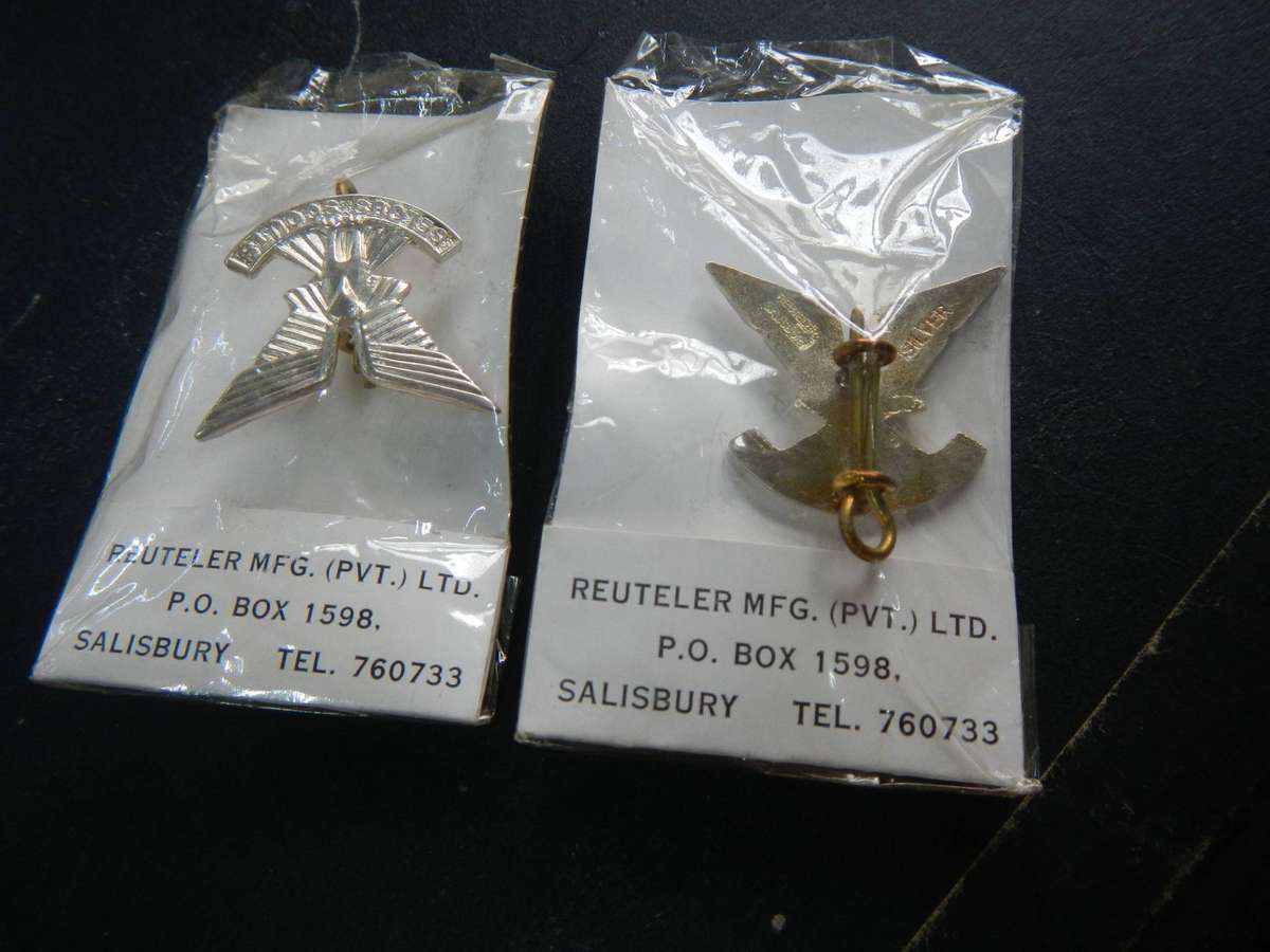 Rhodesian Silver Officers pair collar badges