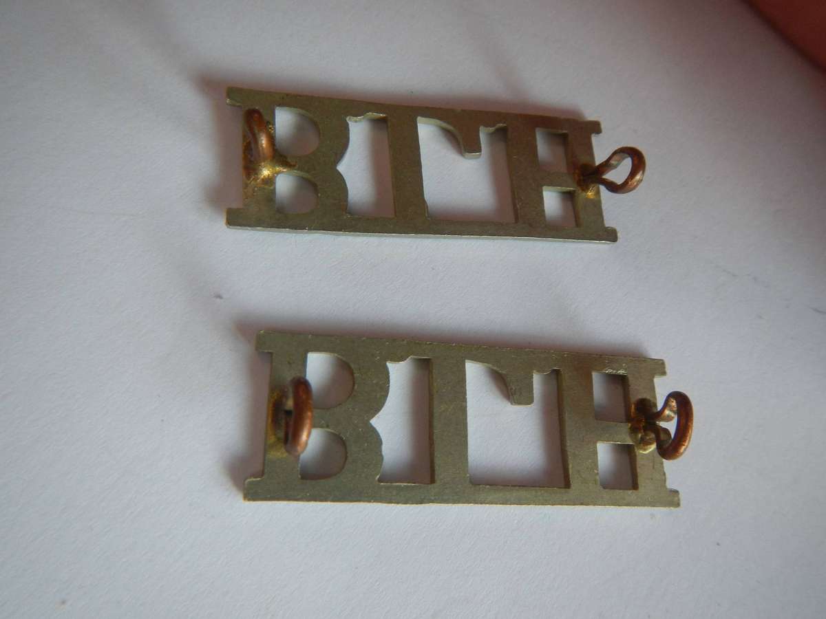 Border Light Horse pair shoulder titles