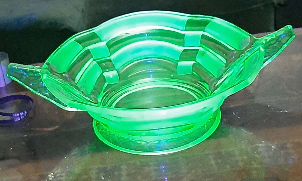 URANIUM GLASS ART DECO FRUIT BOWL