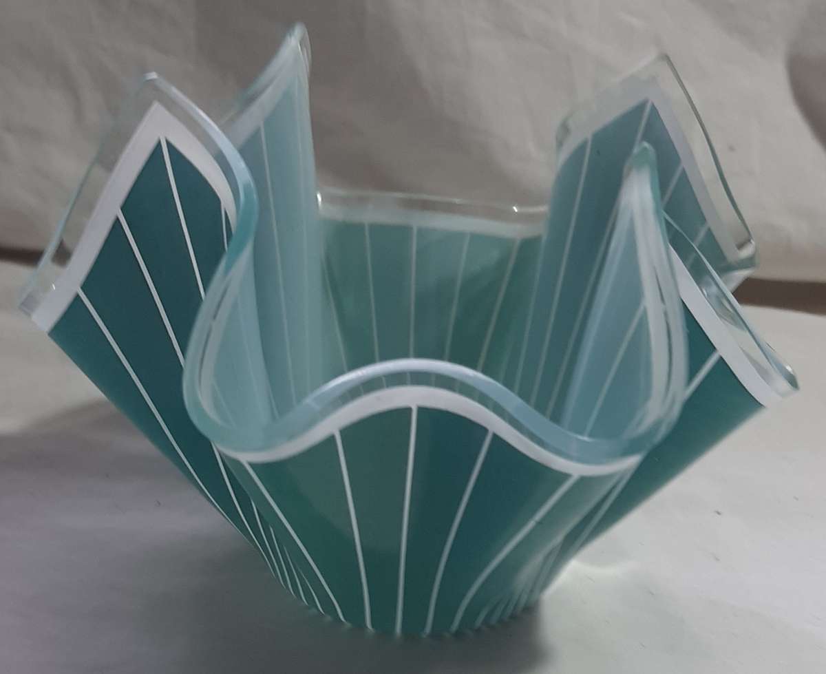 VINTAGE 1960S GLASS HANDKERCHIEF SHAPED POSY VASE BY CHANCE BROTHERS