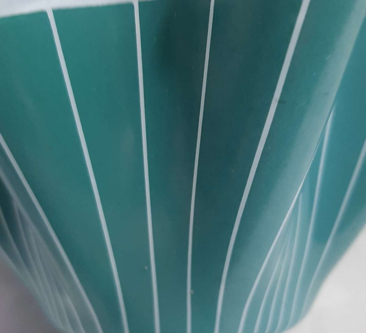 VINTAGE 1960S GLASS HANDKERCHIEF SHAPED POSY VASE BY CHANCE BROTHERS