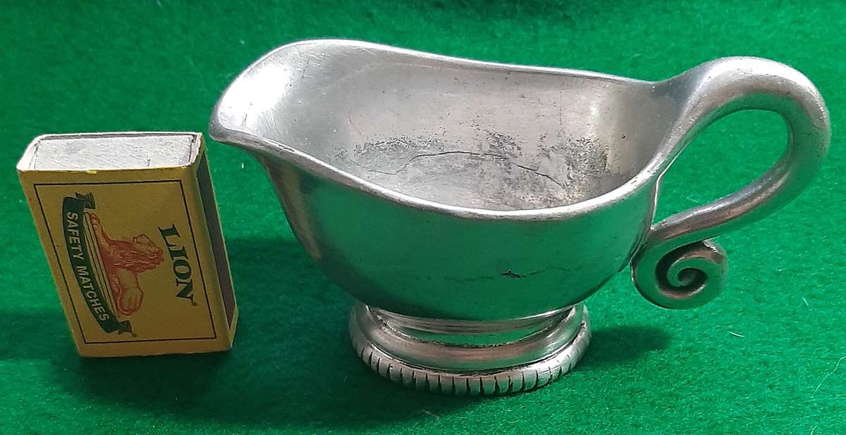 CARROL BOYES CREAMER/SAUCE BOAT