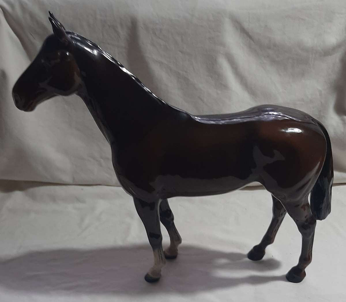 LARGE BESWICK HORSE FIGURINE THE WINNER NO 2421