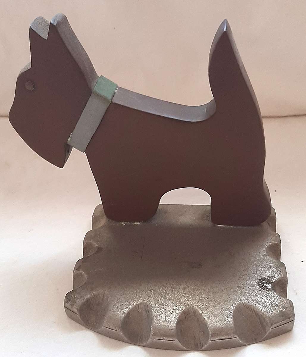 1930S ART DECO BAKELITE AND METAL SCOTTIE DOG PAPERWEIHT