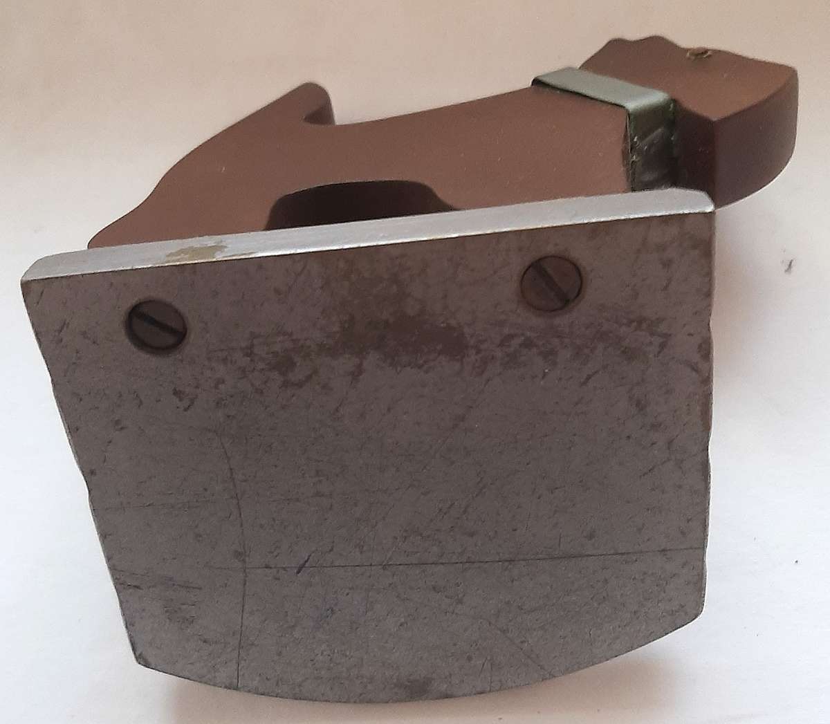 1930S ART DECO BAKELITE AND METAL SCOTTIE DOG PAPERWEIHT