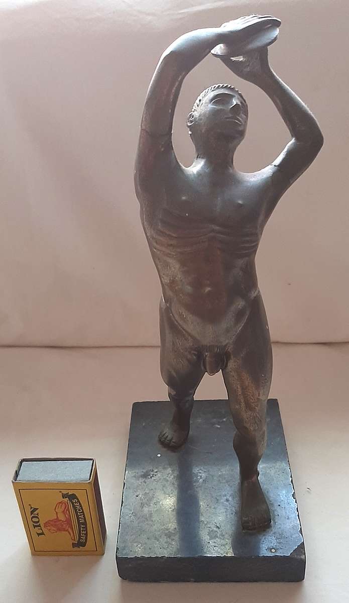 BRONZE NAKED MALE DISCUS THROWER STATUETTE ON MARBLE BASE