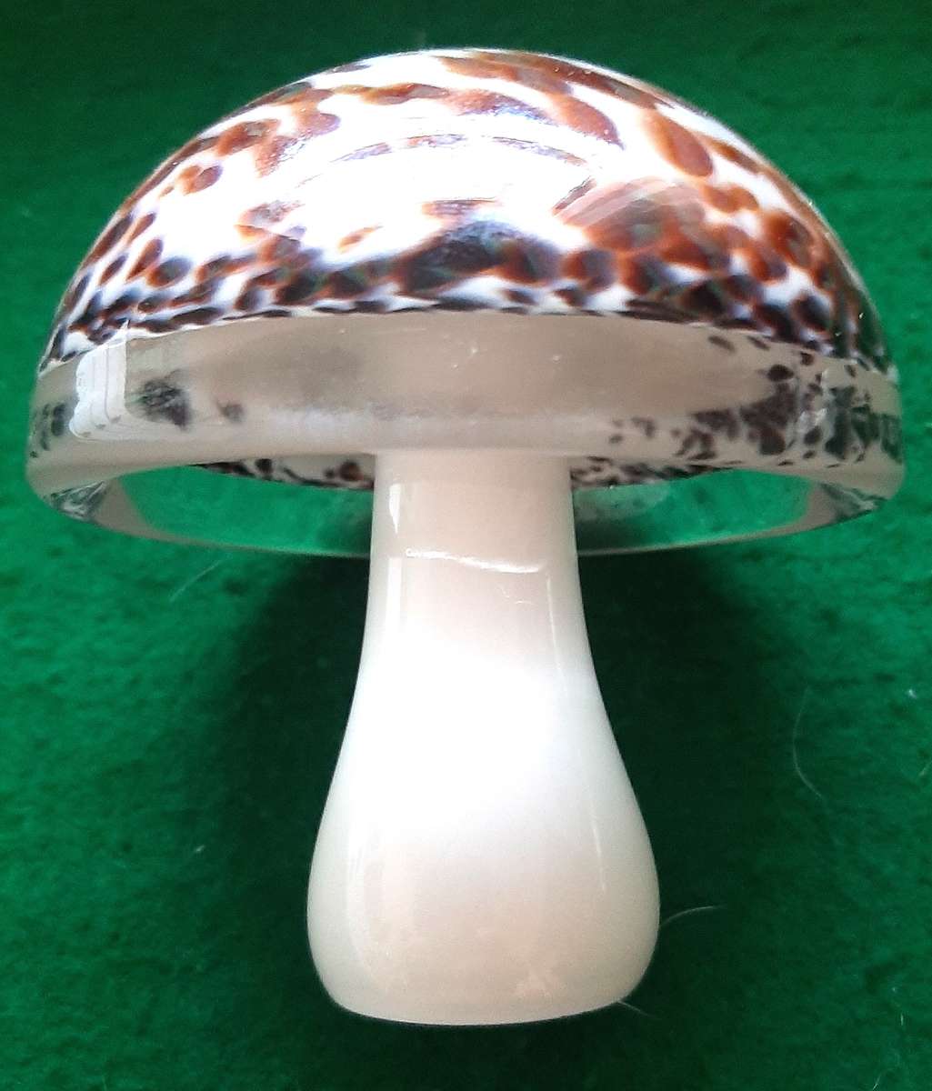 WEDGWOOD GLASS MUSHROOM SHAPED PAPERWEIGHT