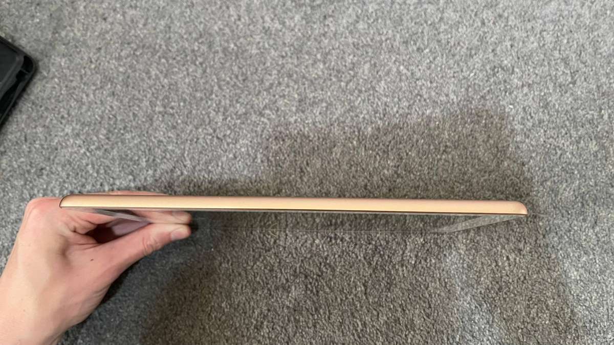 Apple iPad 6th Gen - 32GB