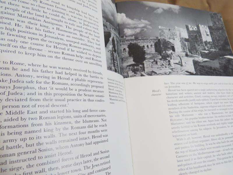 Jerusalem: Sacred City of Mankind - Teddy Kollek & Moshe Pearlman