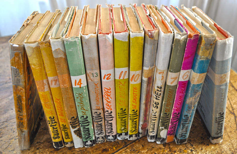 Saartjie - Bettie Naude: "Vintage" 1950's versameling van 15 Boeke
