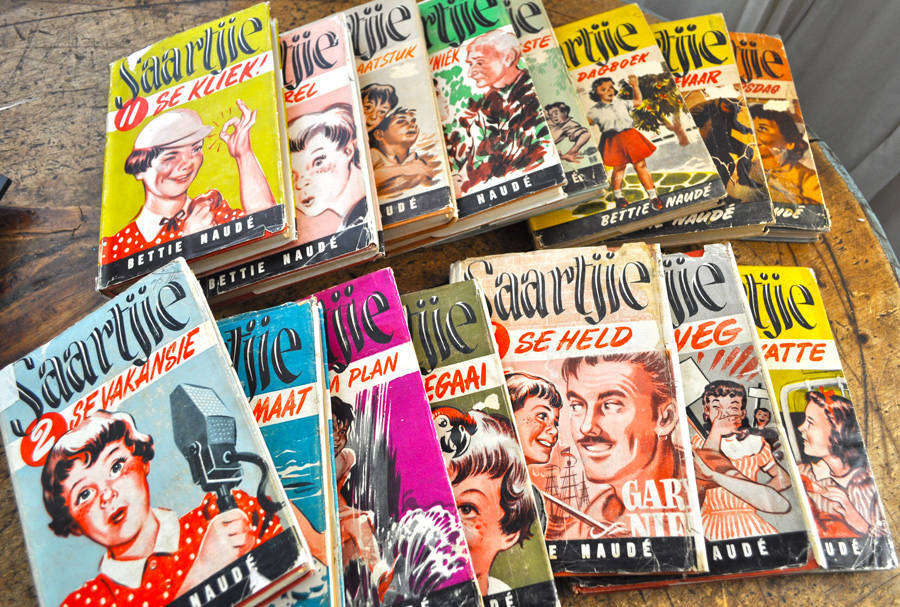 Saartjie - Bettie Naude: "Vintage" 1950's versameling van 15 Boeke