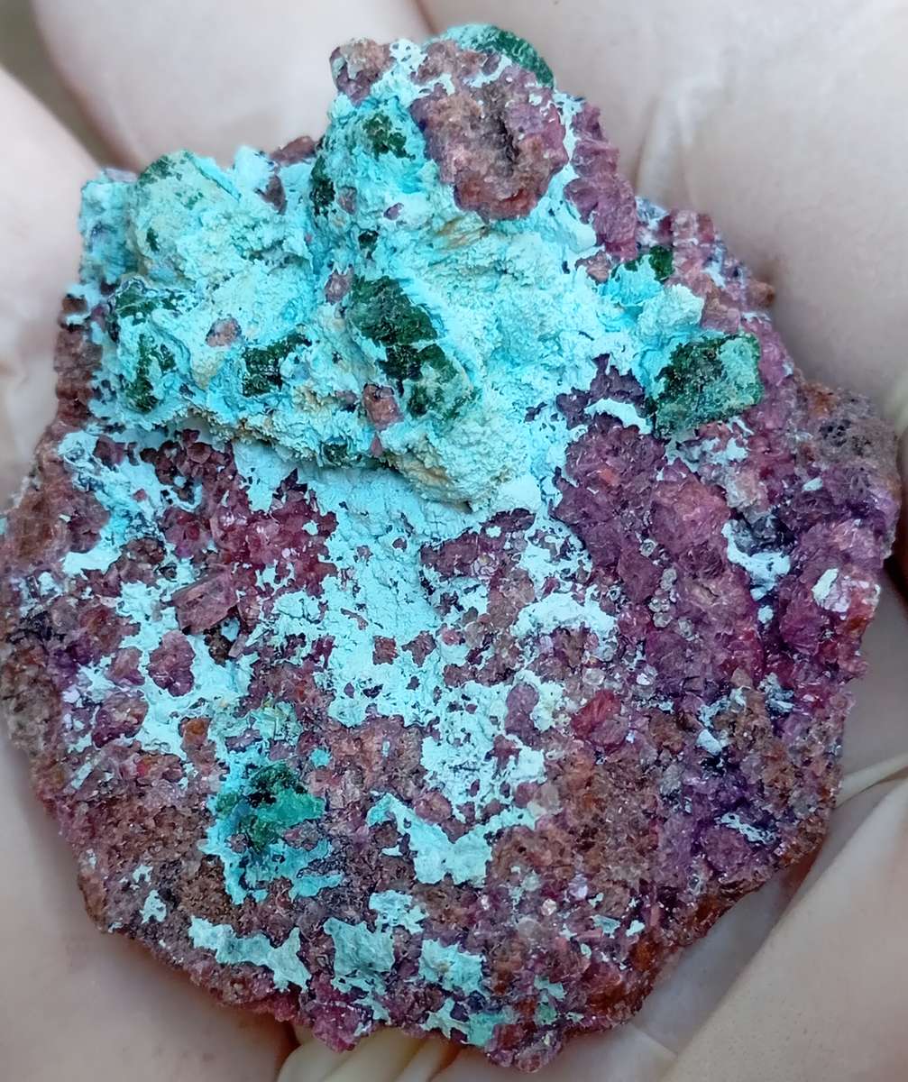 Cobaltoan calcite chrysocolla malachite quartz - Kakanda deposit DRC Congo