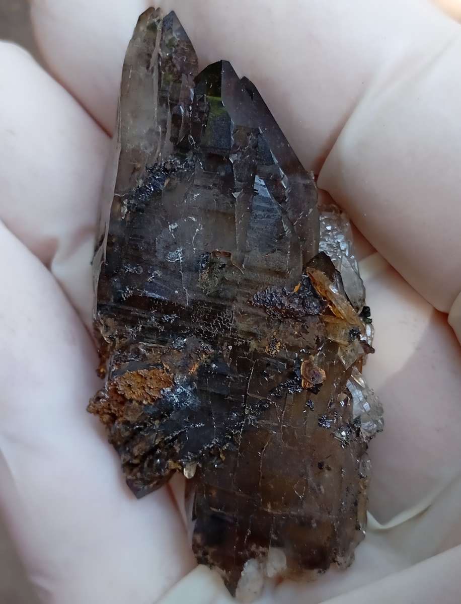 Floater aegirine illmenite feldspar quartz - Zomba Plateau Mount Malosa Malawi