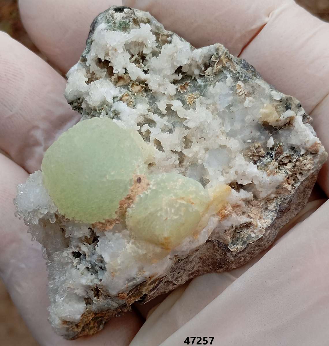 Prehnite quartz - Locality unknown
