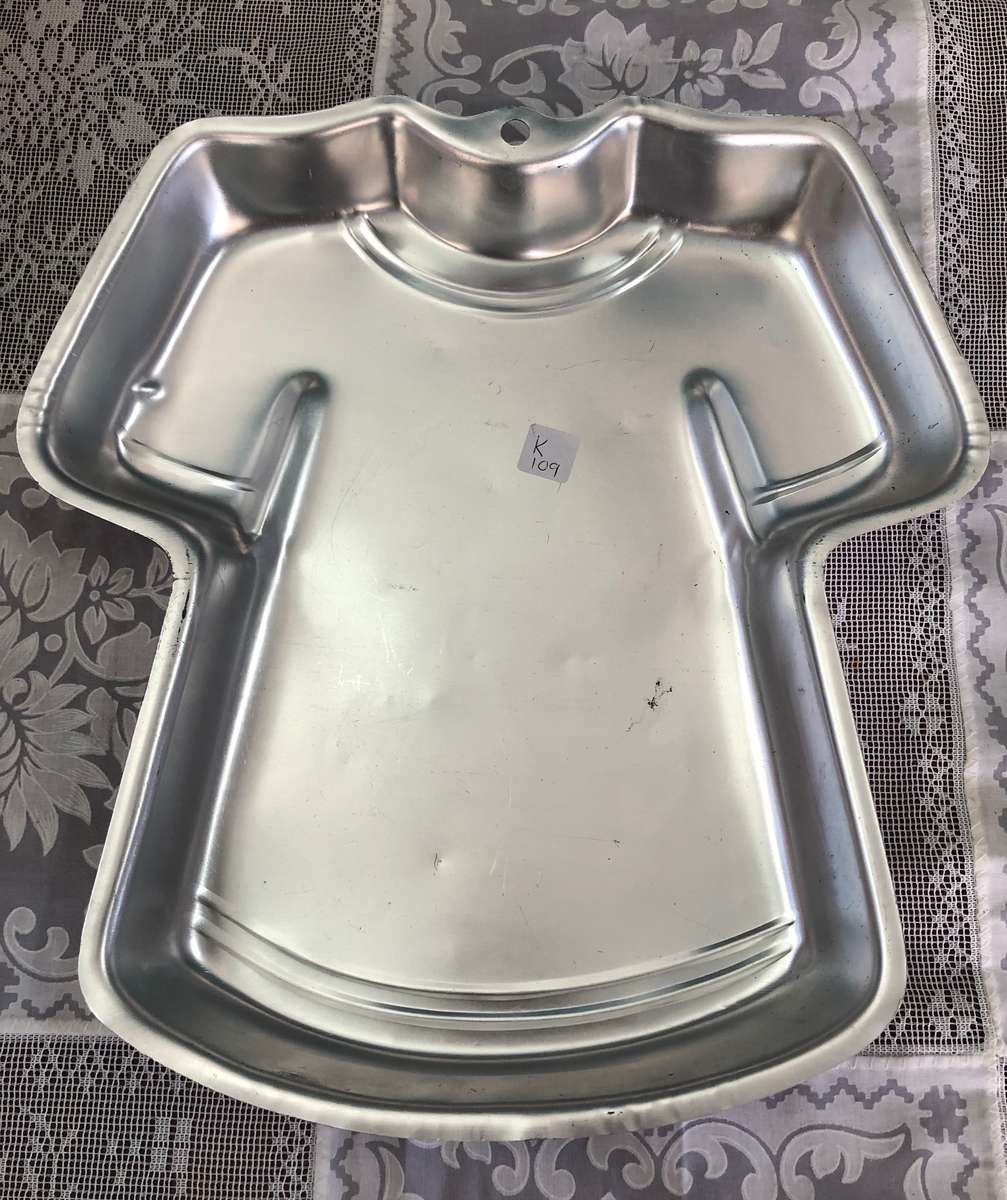 Wilton Tee Shirt Shaped Cake Pan