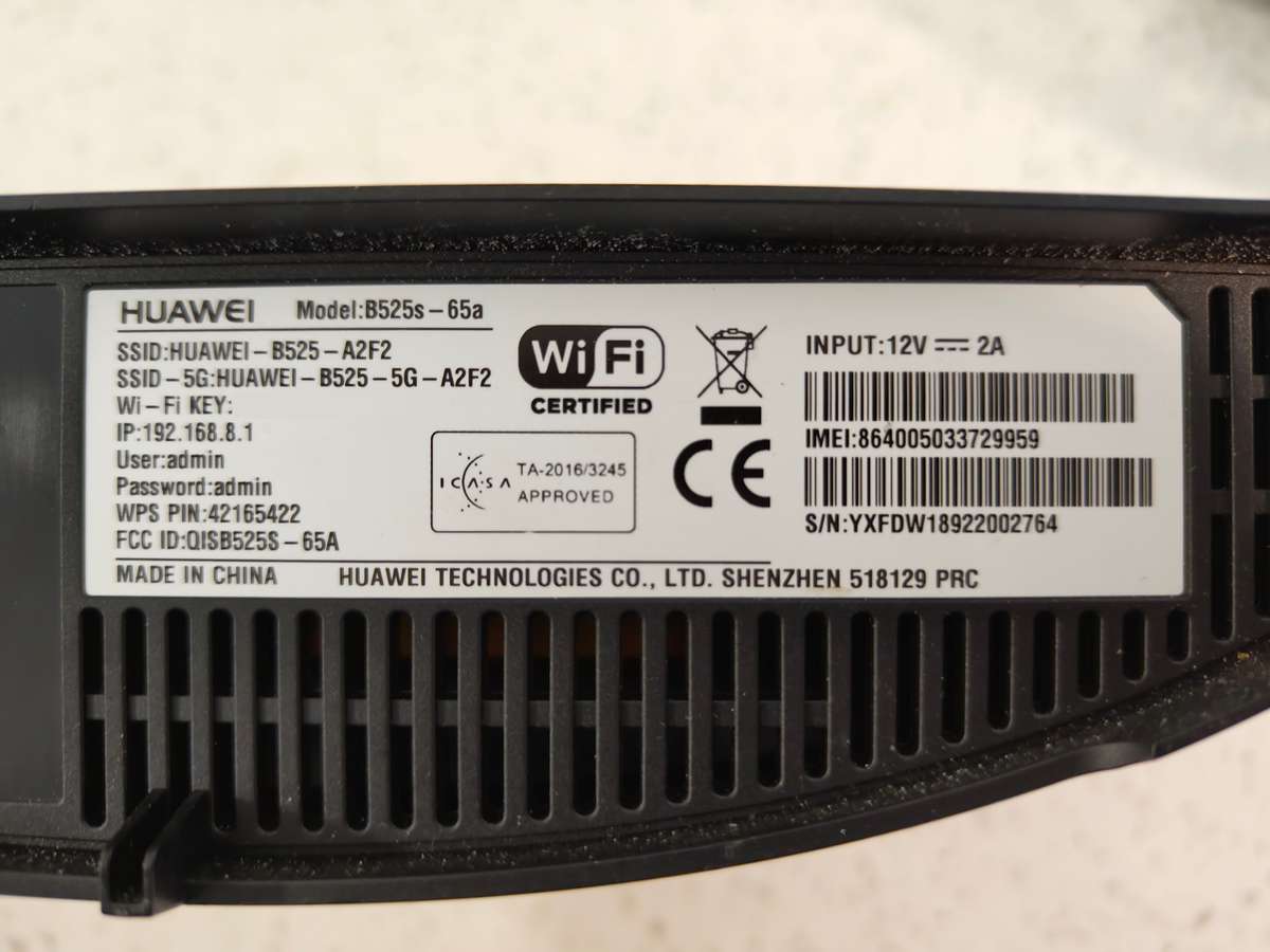 HUAWEI WiFi ROUTER - TAKES SIM