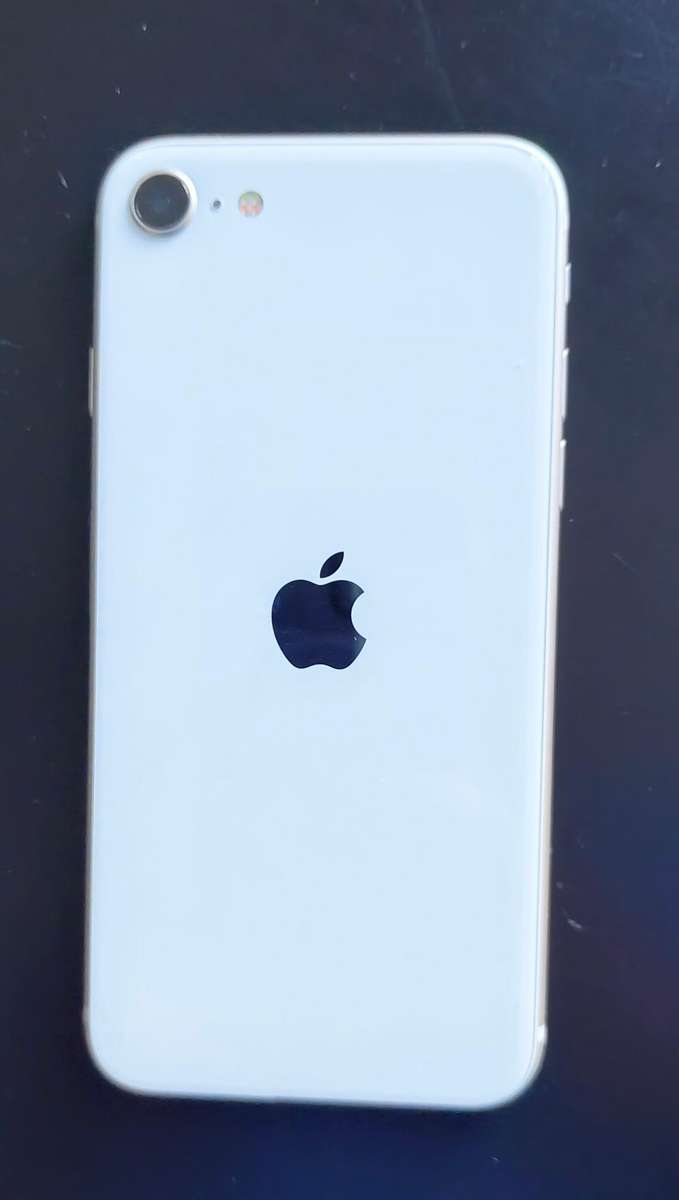 iPHONE SE 3