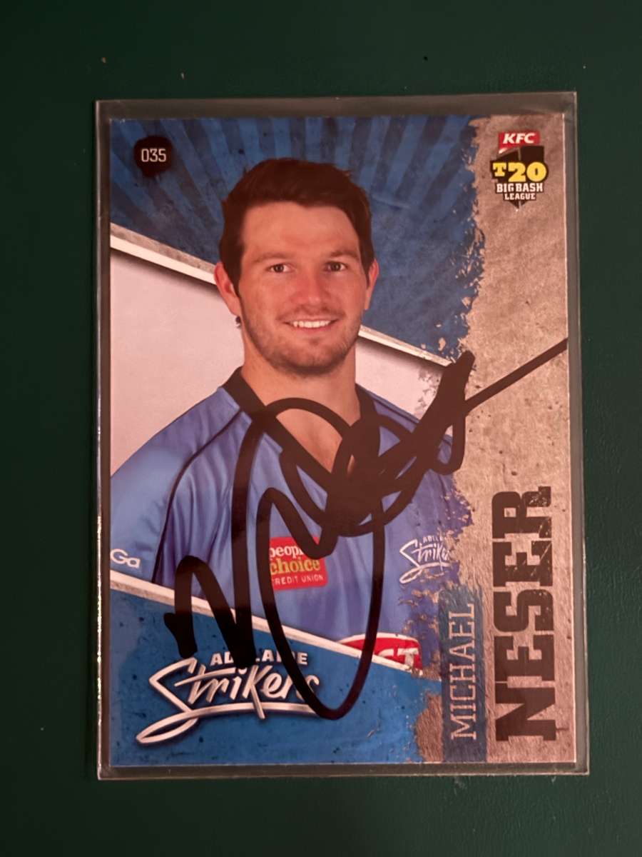 Cricket Card - *SIGNED* Michael Nesser 2012 Big Bash Cricket Card