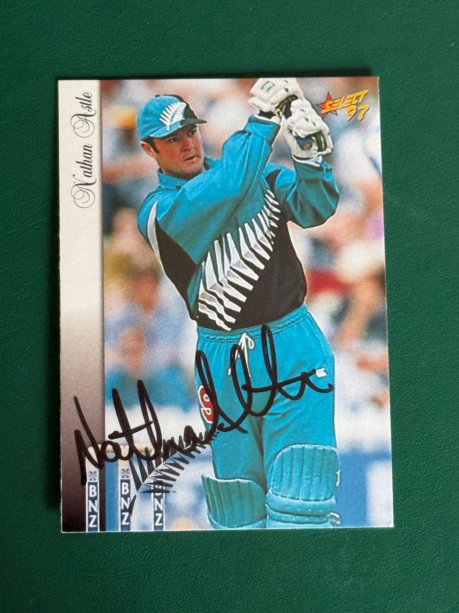 Cricket Card - *SIGNED* Nathan Astle 1997 Select Cricket Card