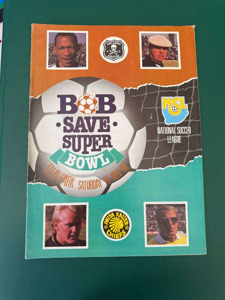 Soccer Programme - *BOBSAVE SUPERBOWL FINAL* Orlando Pirates vs Kaizer Chiefs 26/11/1988