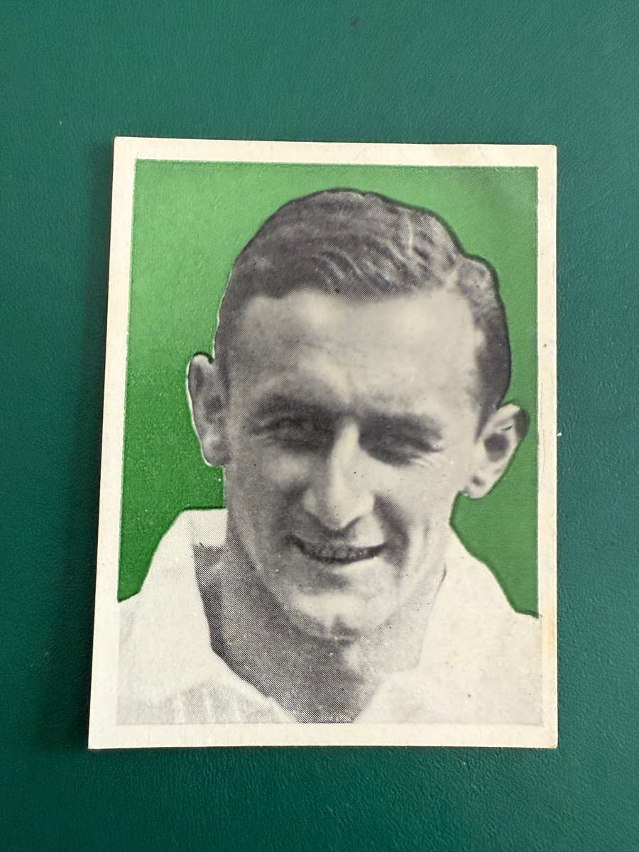 Rugby Card - FJ Waring United Tobacco 1938 Rugby Card