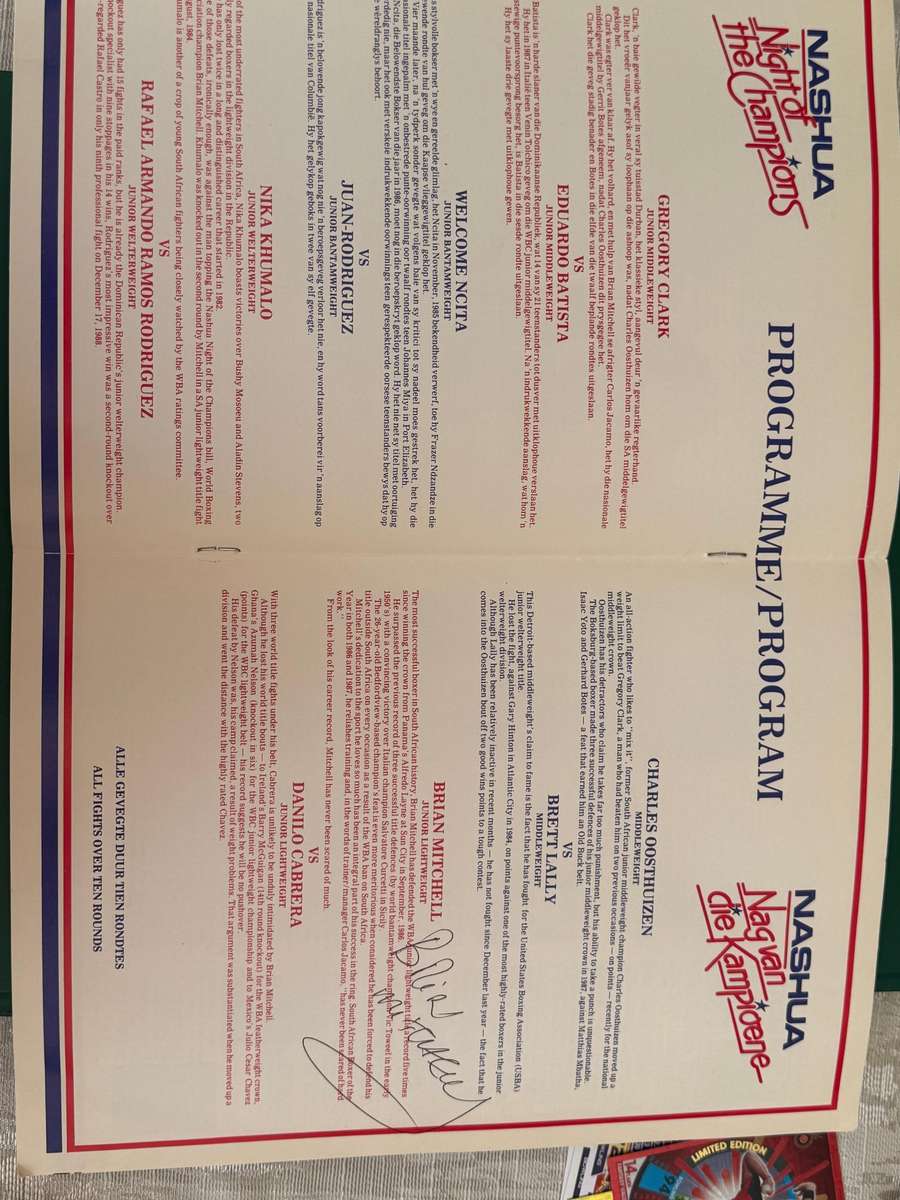 Boxing Programme - *SIGNED* Brian Mitchell vs Danilo Cabrera 04/06/1988