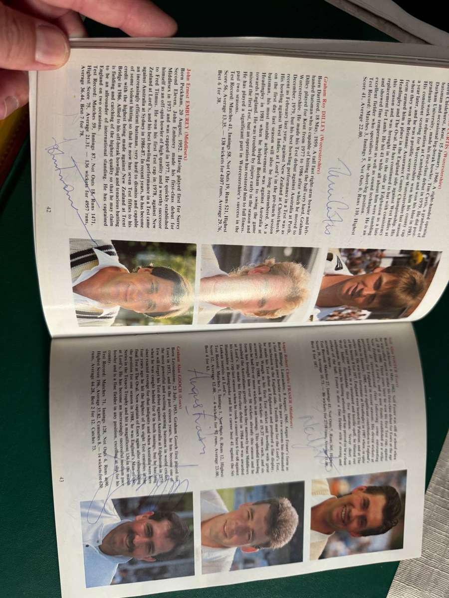 Cricket Programme - *SIGNED by 30* England vs Australia 27 July - 1 August 1989 (Fourth Ashes Test)