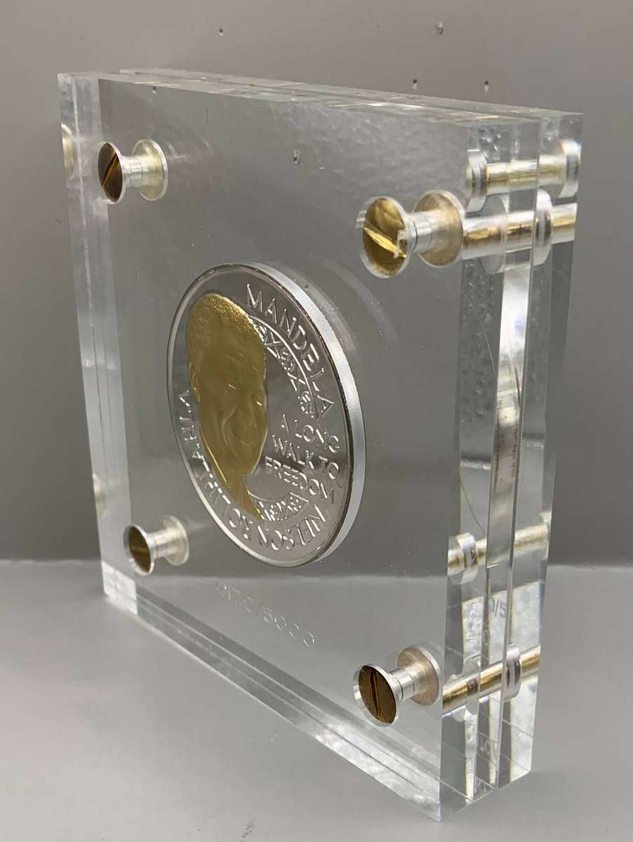 (   VERY SPECIAL  )   100gr NELSON MANDELA   FATHER OF A NATION   PROOF SILVER MEDALLION