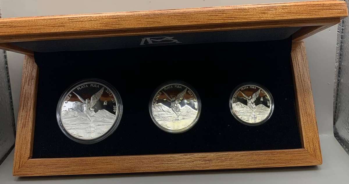(  BANCO de MEXICO )  2013  LIBERTAD THREE COIN PROOF SILVER SET , RARE LOW MINTAGE YEAR