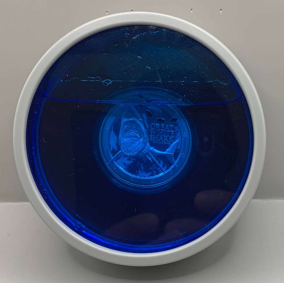 (  MOST CREATIVE  )    2012  GREAT WHITE SHARK  1oz SILVER WITH A SPECIAL FEATURE OF REAL WATER