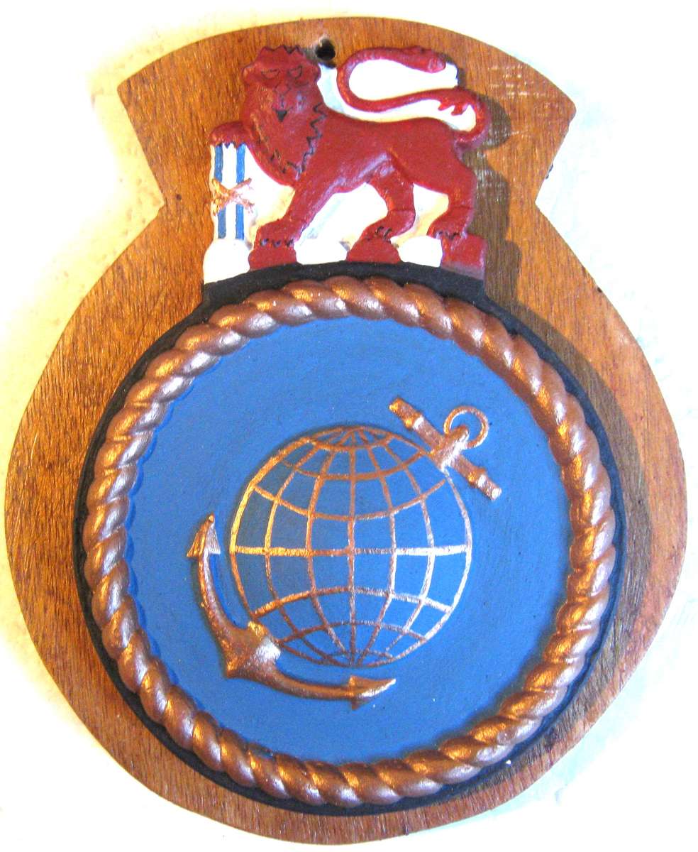 OLD S.A. MARINES PLASTER BADGE MOUNTED ONWOOD 18 X 14 CM IN GOOD CONDITION