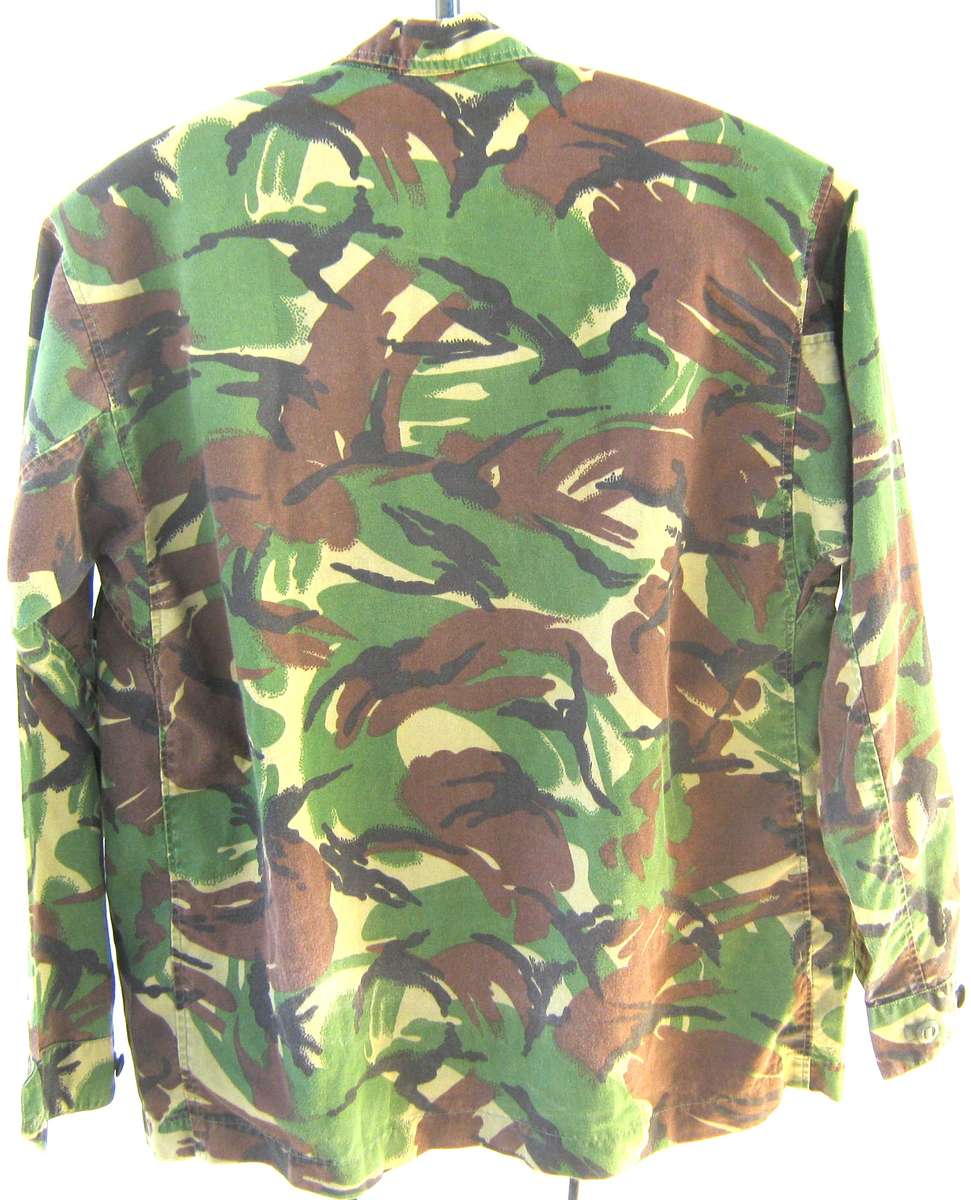 ROYAL NAVY WOODLAND PATTERN SHIRT XL WITH BUTTONS AND  ZIPS IN GOOD CONDITION DIMENSIONS BELOW