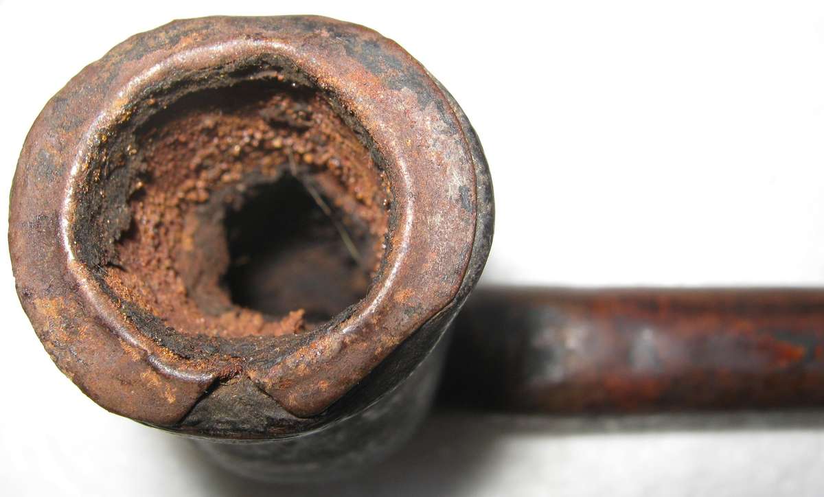 OLD XHOSA HAND CARVED SMOKING PIPE "INQAWE" HAS TIN INSERT IN THE BOWL 16.5 CM GOOD USED CONDITION