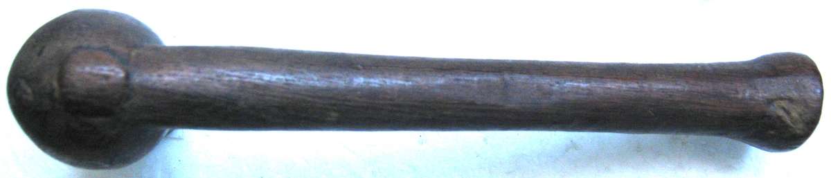 OLD XHOSA HAND CARVED SMOKING PIPE "INQAWE" HAS TIN INSERT IN THE BOWL 16.5 CM GOOD USED CONDITION