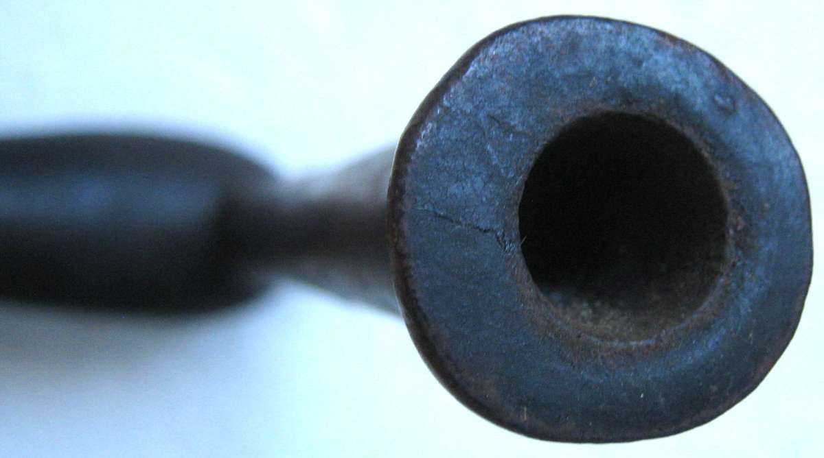 OLD XHOSA HAND CARVED SMOKING PIPE "INQAWE" HAS TIN INSERT IN THE BOWL 16.5 CM GOOD USED CONDITION