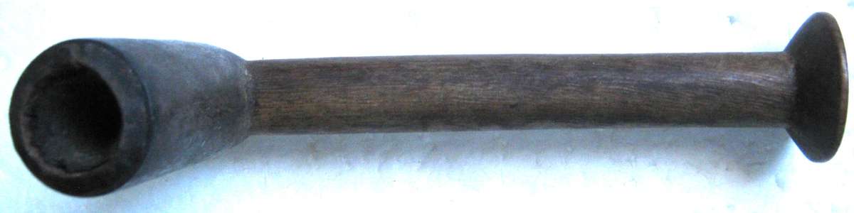 OLD XHOSA HAND CARVED SMOKING PIPE "INQAWE" HAS TIN INSERT IN THE BOWL 14.5 CM GOOD USED CONDITION
