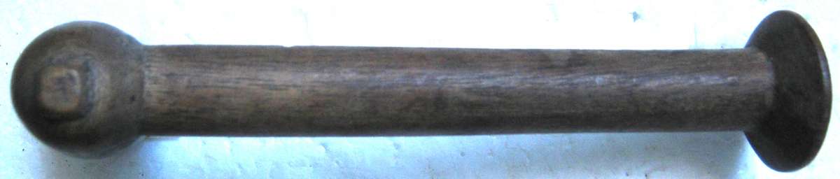 OLD XHOSA HAND CARVED SMOKING PIPE "INQAWE" HAS TIN INSERT IN THE BOWL 14.5 CM GOOD USED CONDITION