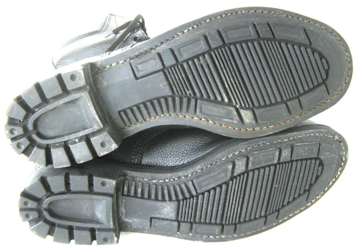 S.A. NAVY BLACK COMBAT BOOTS SIZE 10 IN UNUSED CONDITION