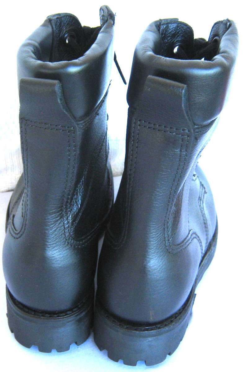 S.A. NAVY BLACK COMBAT BOOTS SIZE 4 IN UNUSED CONDITION